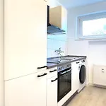 Regency - Exklusive Zentrale 45M2 Wohnung Mit Balkon, Wifi Und Netflix