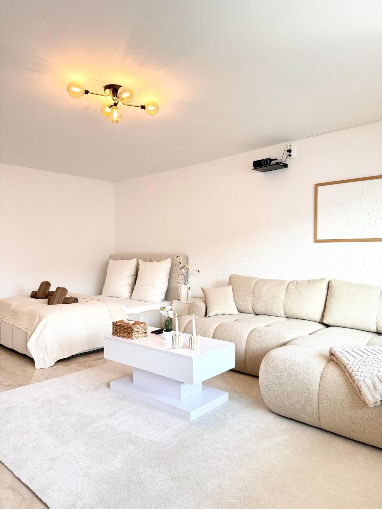 Regency - Exklusive Zentrale 45m2 Mit Balkon, Wifi Und Netflix Apartment