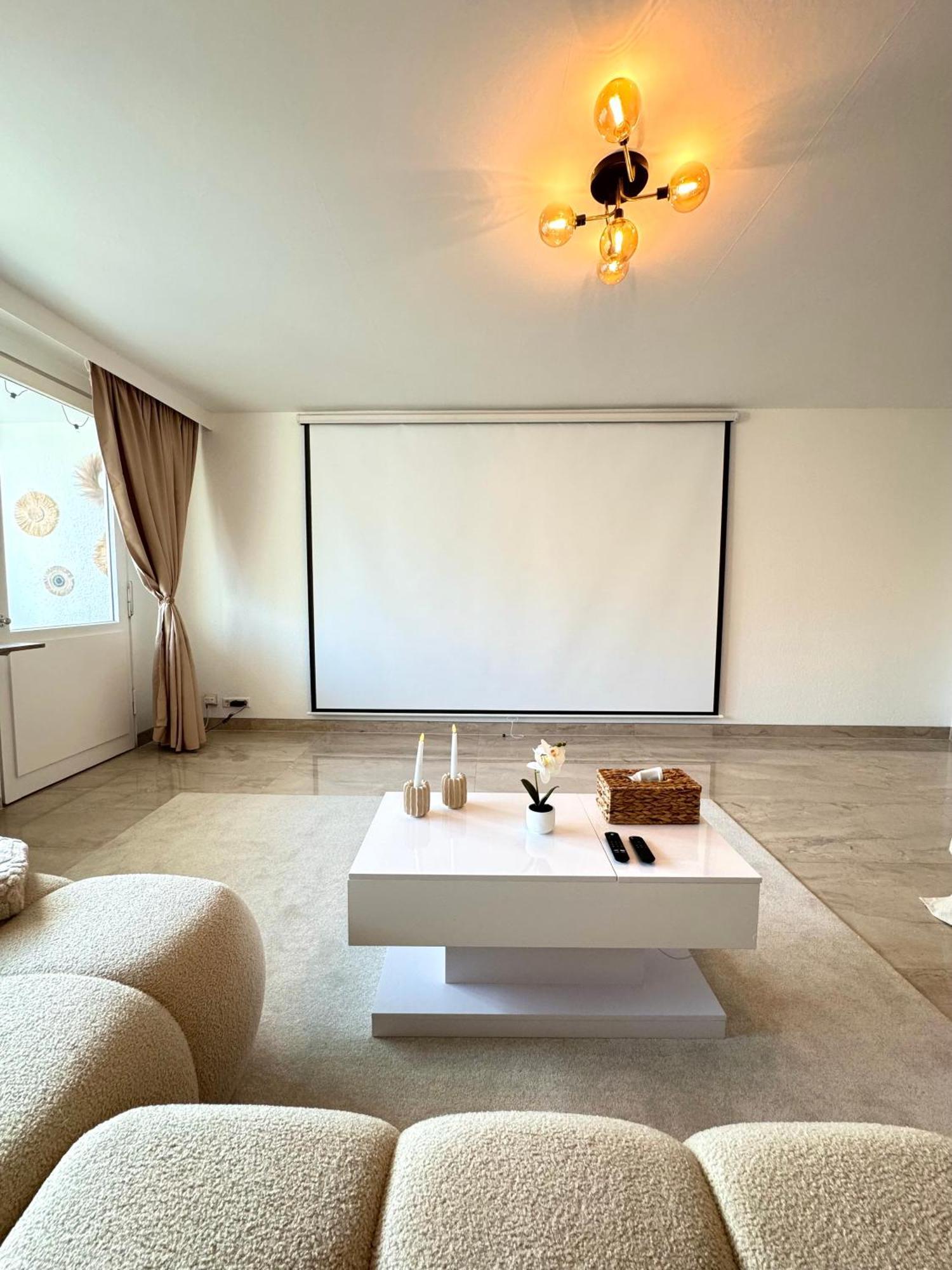 Regency - Exklusive Zentrale 45m2 Mit Balkon, Wifi Und Netflix *